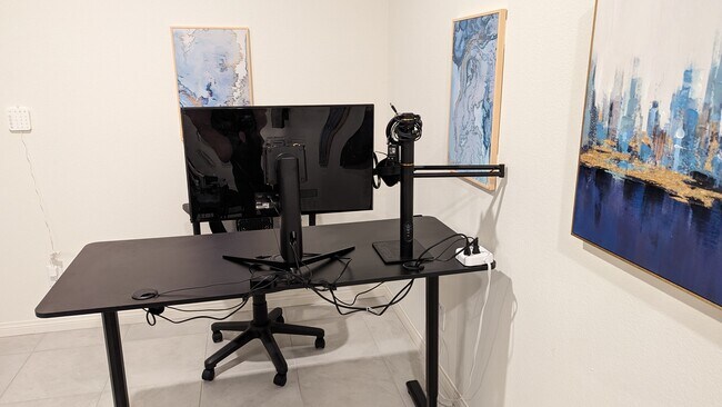 Workarea 2 - 2605 Ercolano St