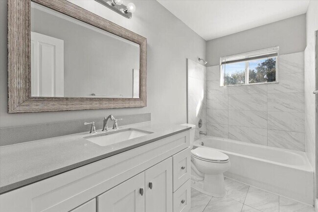 Building Photo - 4546 NW 7th Pl