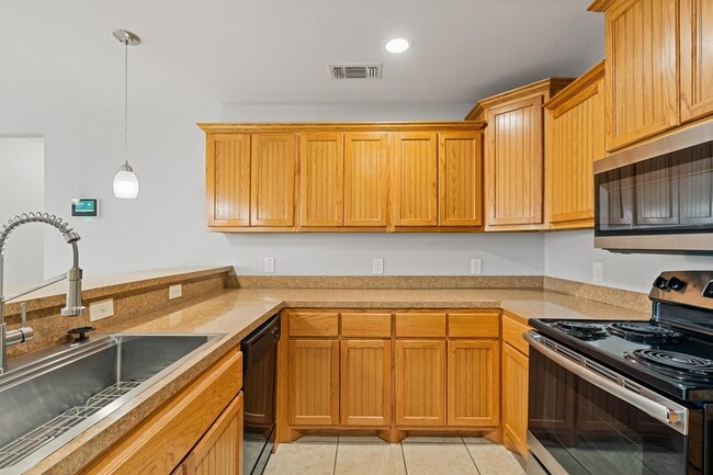 Building Photo - 1013 Tesoro Run