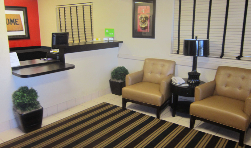 Lobby and Guest Check-in - Furnished Studio - Sacramento