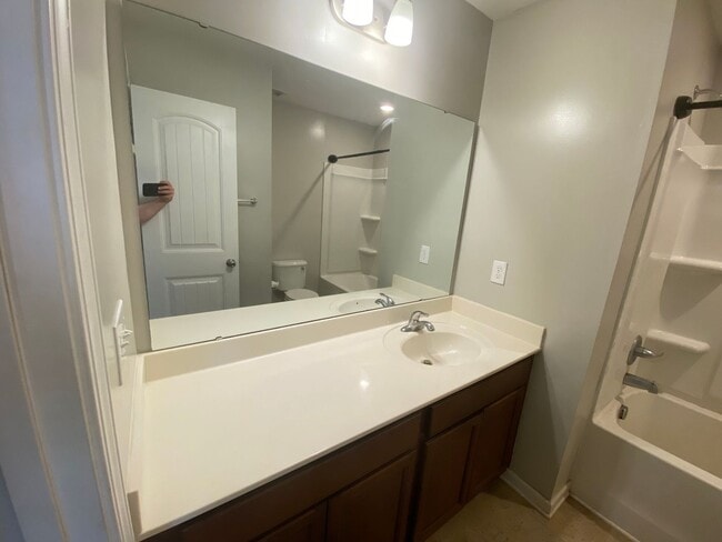 Building Photo - **Charming 3/2.5 Townhome in Clayton**