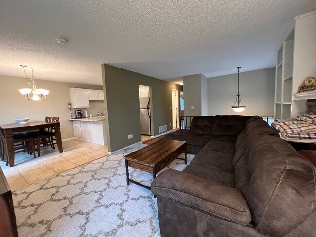 Building Photo - 2497 Copper Cliff Trail