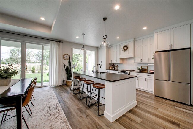 Building Photo - Beautiful 4 Bedroom Home - Nampa