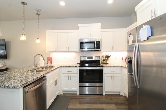 Building Photo - 2648 N Ward Dr