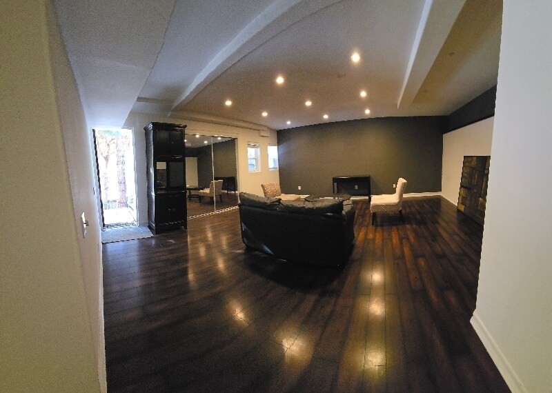 Building Photo - 3345 Oliphant St