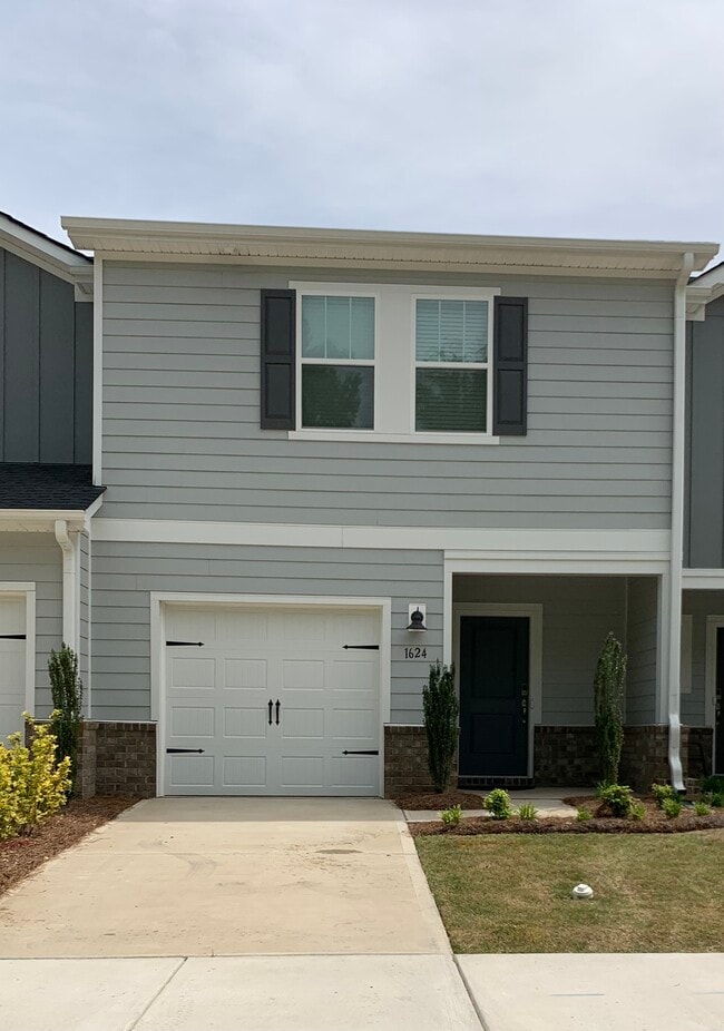 Building Photo - 1624 Vlg Grv Ln