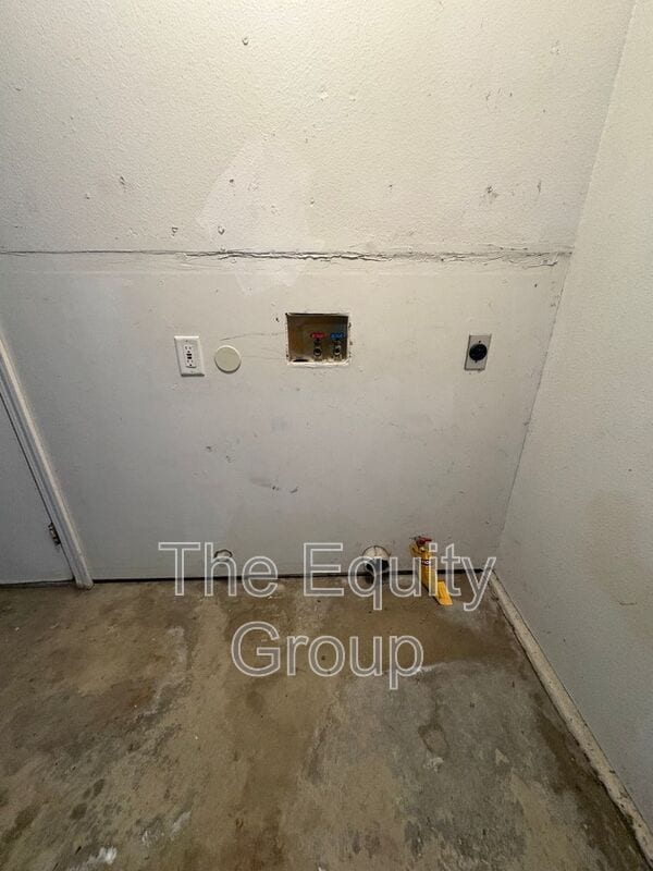 Building Photo - 2806 W Mission Ct