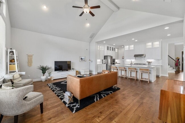 Building Photo - 304 Gulfton St