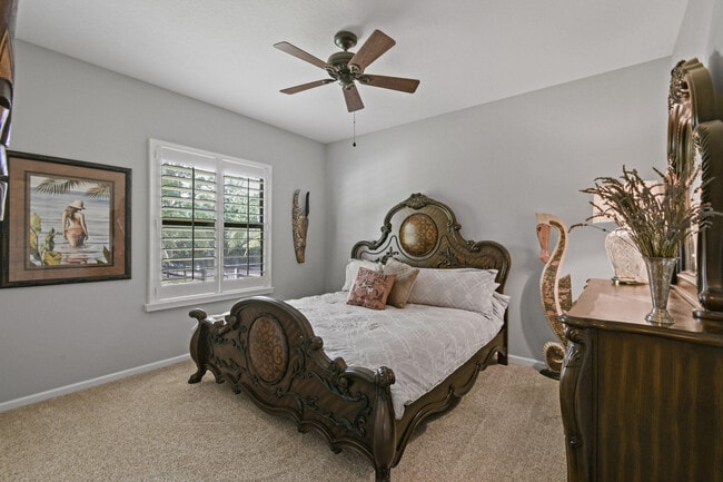 Building Photo - 3251 SW Holly Ln