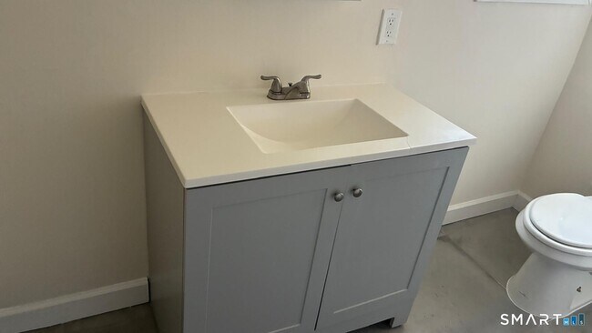 Building Photo - 54 North Ave