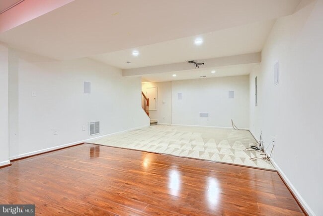 Building Photo - 7211 Lyndsey Way