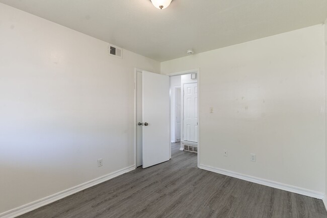 Building Photo - Oklahoma City Rent to Own!