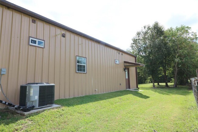 Building Photo - 8302 Park St