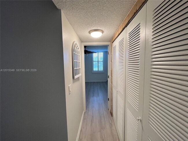 Building Photo - 6550 Royal Palm Blvd
