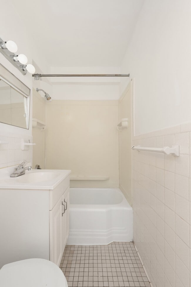 Building Photo - 335-341 E 51st St