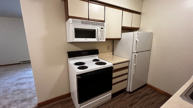 Building Photo - 916 Kings Rd