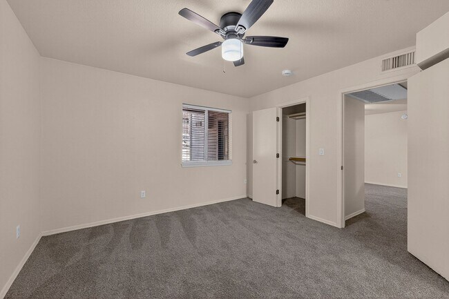 Building Photo - Move-In Ready 2-Bed Condo in The Arbors