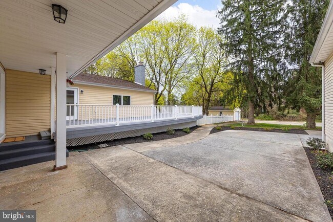 Building Photo - 370 Ganttown Rd