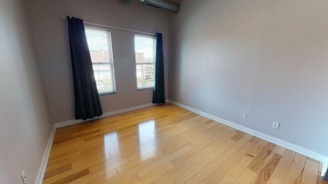 Building Photo - 769 N High St