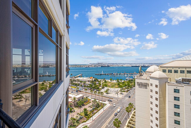 Building Photo - 700 W Harbor Dr