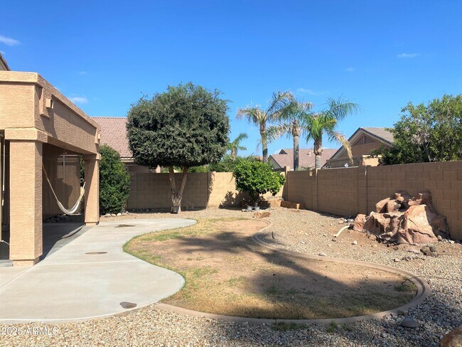 Building Photo - 12838 W Corrine Dr