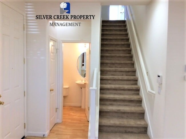 Building Photo - Dublin Townhouse with Solar!  3 Bed 2.5 Ba...