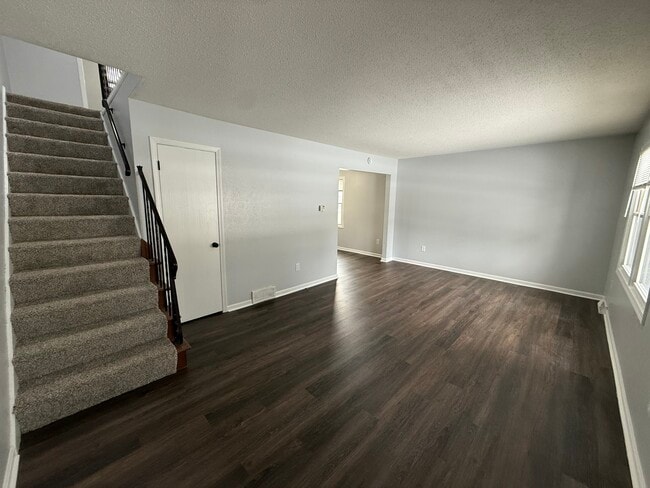 Building Photo - 6755 Woodlake Dr