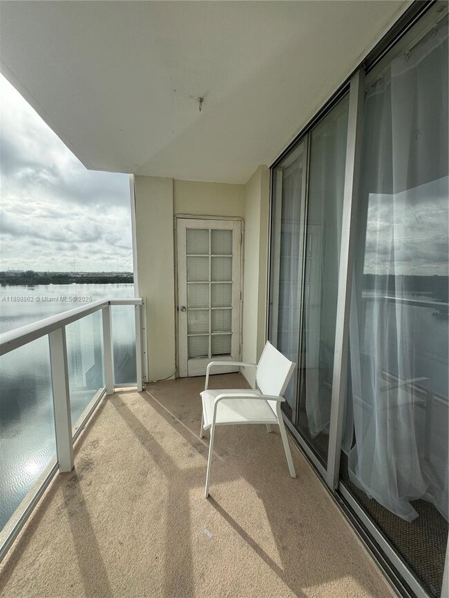 Building Photo - 1301 NE Miami Gardens Dr