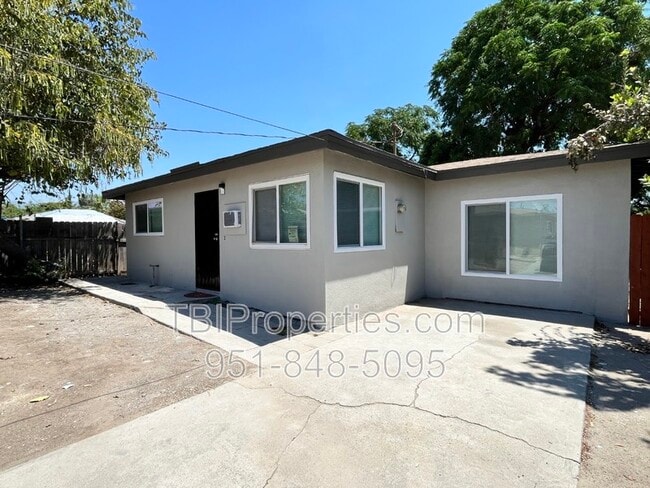 Building Photo - 515 Ramona Ave N