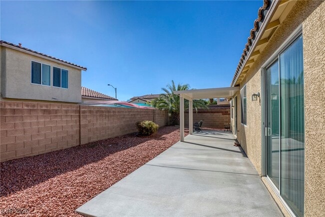 Building Photo - 9235 Avon Park Ave