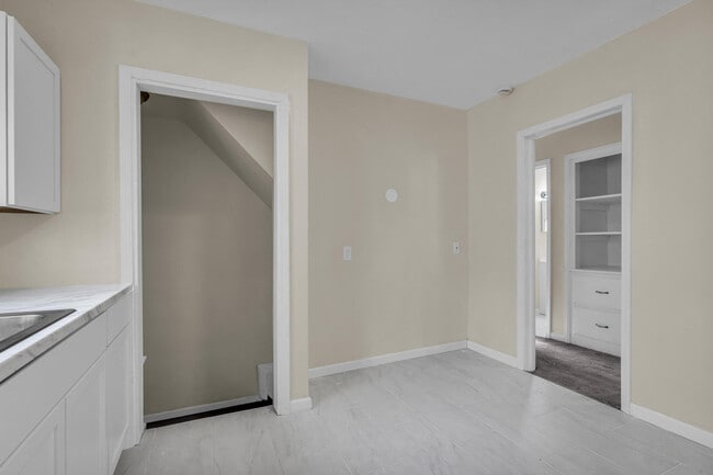 Building Photo - 13575 Rutherford St