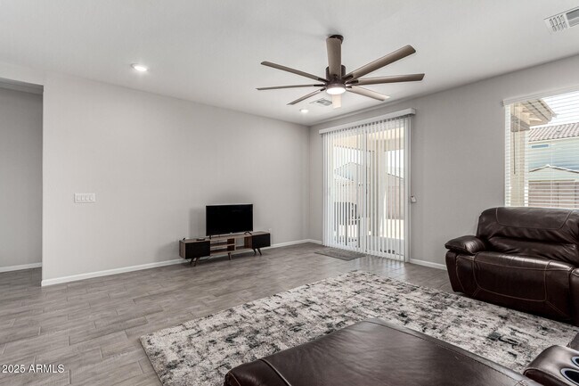 Building Photo - 18021 Avenida del Sol W