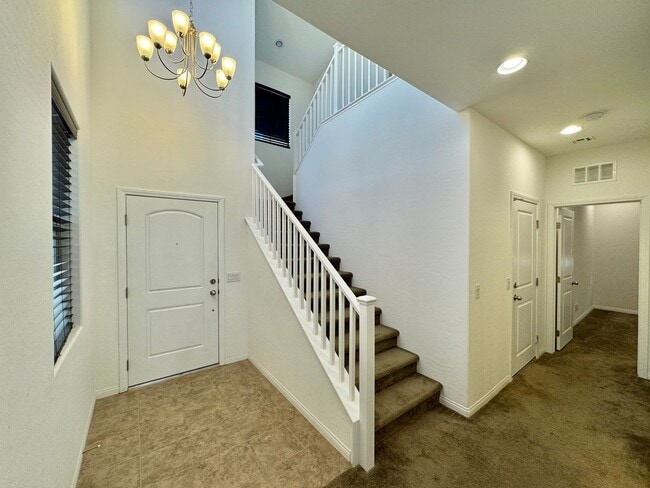 Building Photo - Newer Home with Gated Community Single Fam...