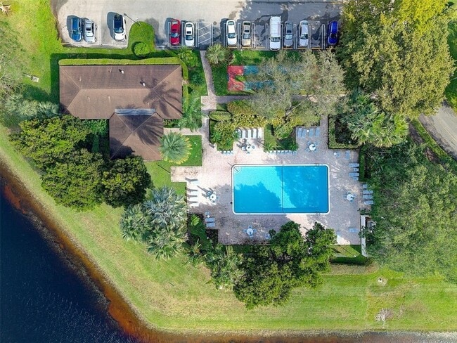 Building Photo - 3080 N Course Dr