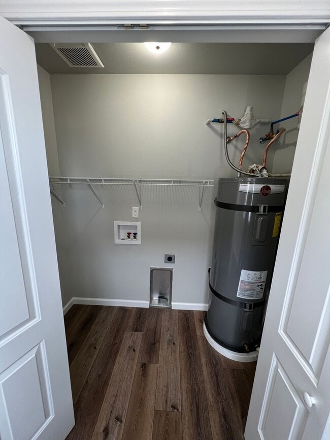 Building Photo - Duplex for rent in Quincy