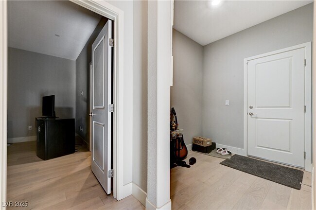 Building Photo - 7572 Mount Spokane Ct