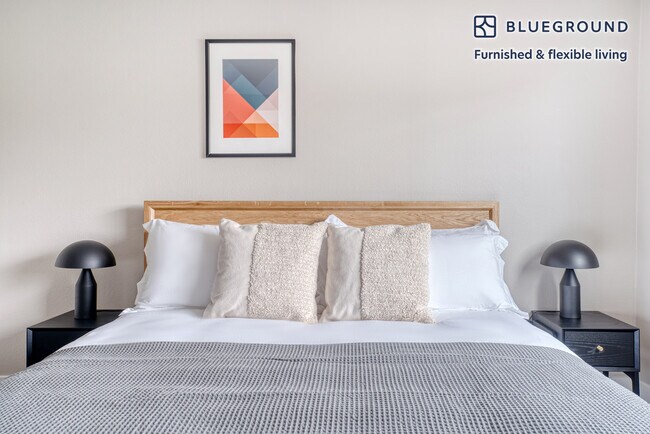 Building Photo - 622 Edgewater Blvd