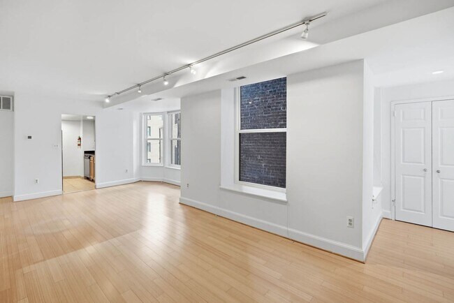 Building Photo - 1115 12th St NW