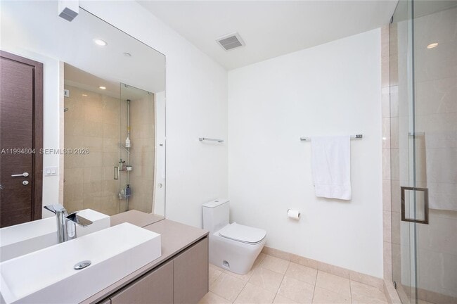 Building Photo - 1000 Brickell Plaza