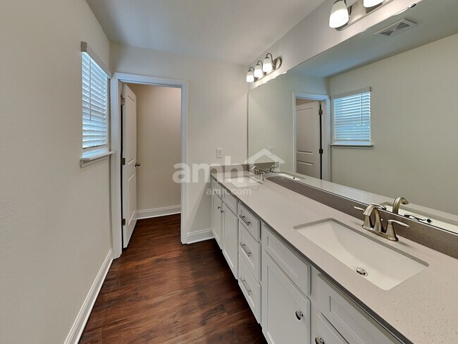 Building Photo - 6182 Little Blf Cir