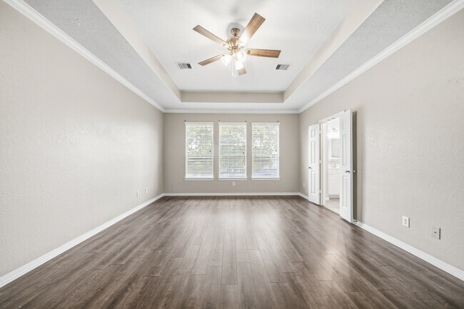Building Photo - 2711 Wallingford Pnes
