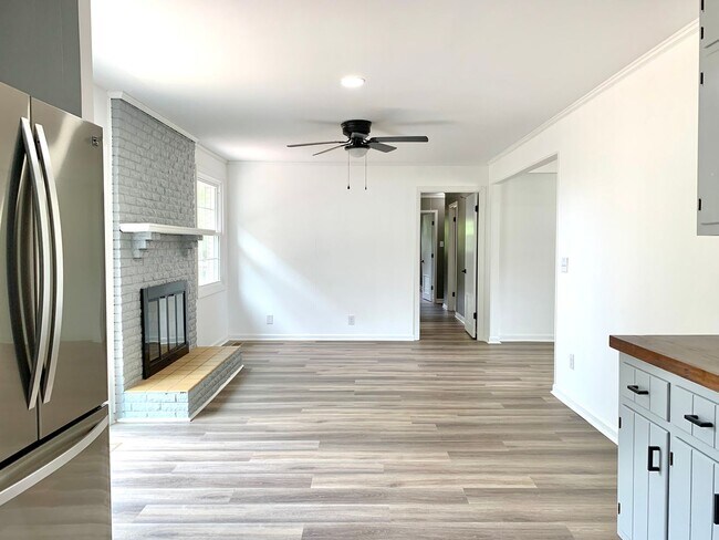 Building Photo - 33 Walker Cir