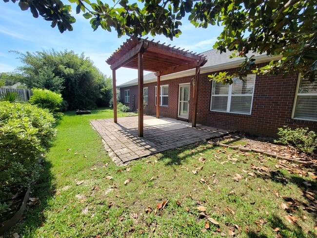 Building Photo - 1961 Pine Ranch Dr