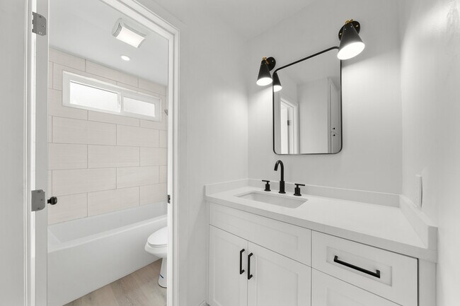 Building Photo - 3444 E Wilton St