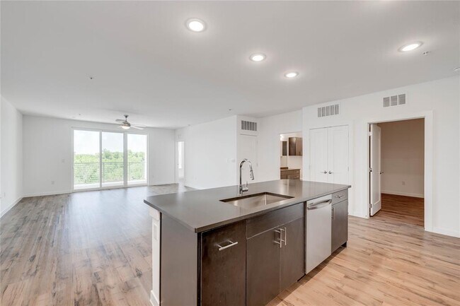 Building Photo - 4801 Springdale Rd