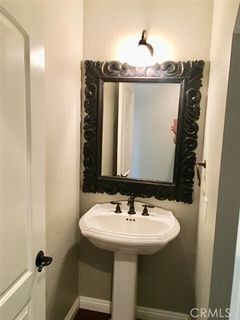 Building Photo - 45 Desert Thorn