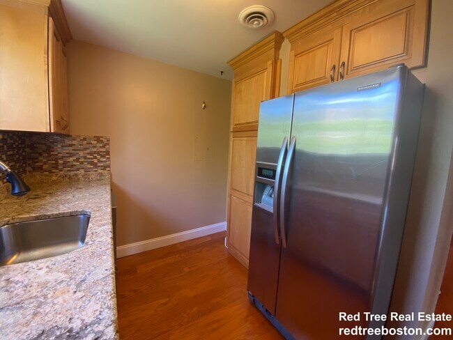 Building Photo - 20 Stearns Rd