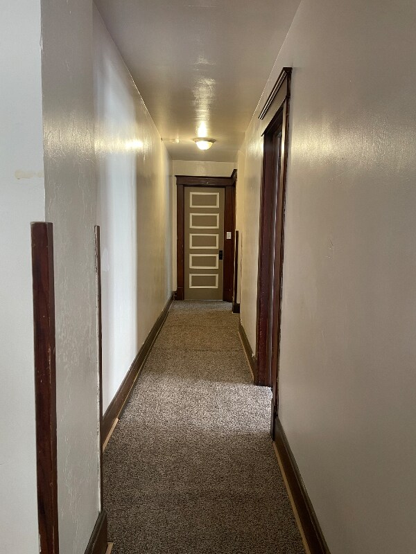 Building Photo - 22 Hendricks Pl