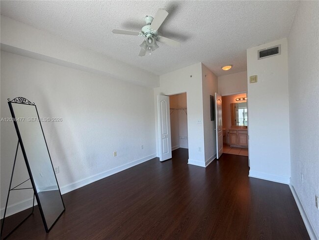 Building Photo - 6001 SW 70th St