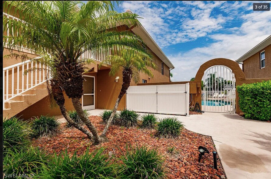 Building Photo - 841 SW 47th Ter